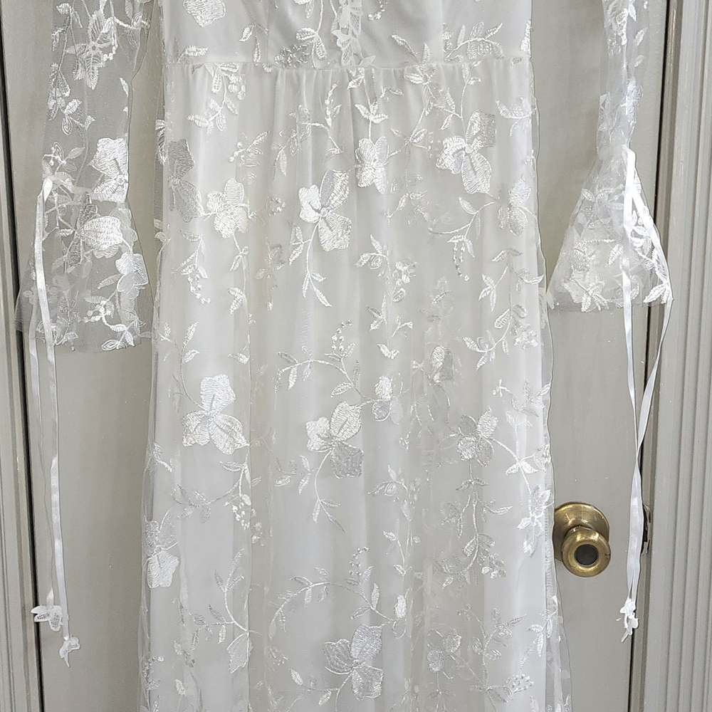 Elegant White Lace Dress